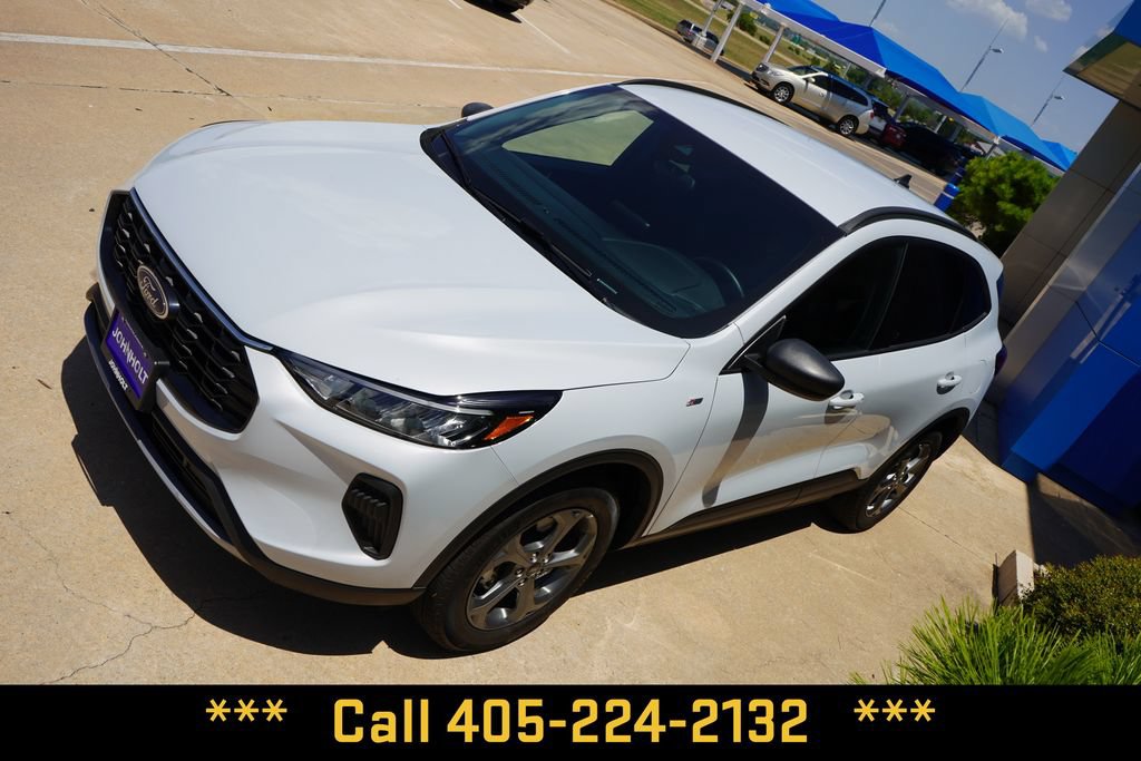 Used 2025 Ford Escape ST-Line AWD/4WD image 13