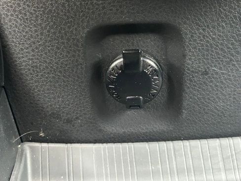 Used 2025 Toyota Sienna XSE w/ XSE Premium Package image 33