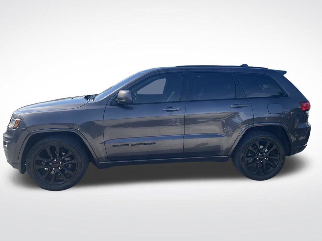 Used 2020 Jeep Grand Cherokee Altitude RWD image 4