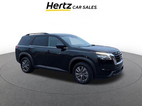 Used 2025 Nissan Pathfinder SV image 1