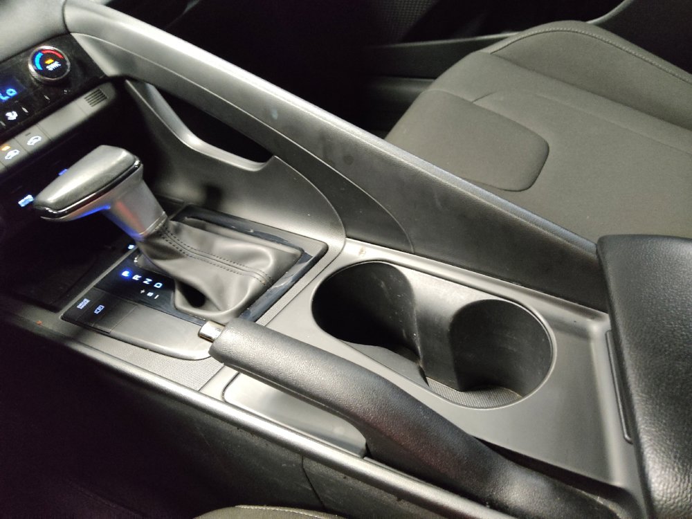 Used 2025 Hyundai Elantra Sport FWD image 26