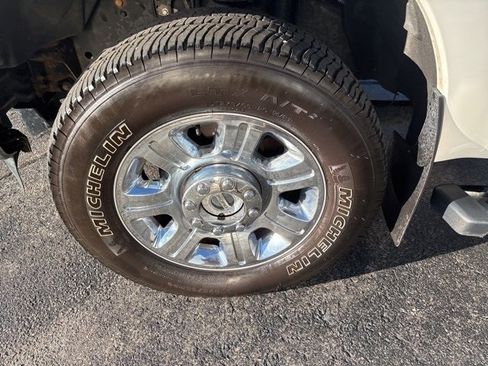 Used 2016 Ford F350 Lariat w/ Lariat Ultimate Package image 12