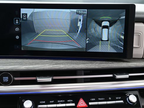 Used 2024 Hyundai Santa Fe Calligraphy FWD image 17