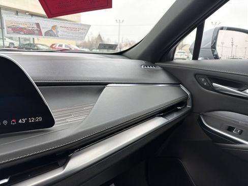 Certified 2024 Cadillac XT4 Premium Luxury image 19