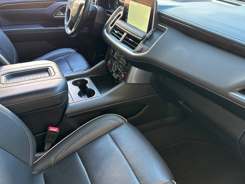 Used 2024 Chevrolet Suburban Premier AWD/4WD image 19