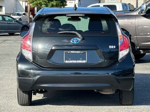 Used 2017 Toyota Prius C Two image 5