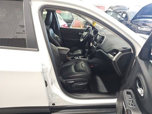 Used 2015 Jeep Cherokee Trailhawk w/ Leather Interior Group AWD/4WD image 23