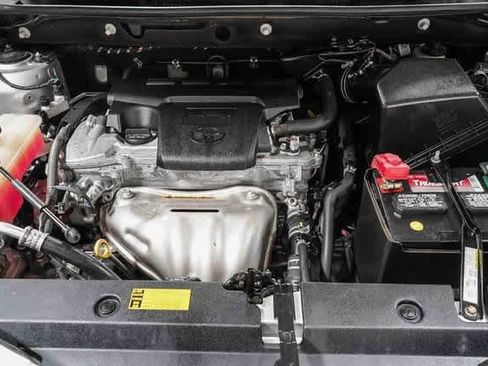 Used 2015 Toyota RAV4 Limited image 28