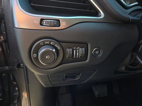 Used 2022 Jeep Cherokee Latitude Lux AWD/4WD image 14