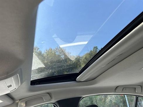 Used 2024 MAZDA MAZDA3 s image 23