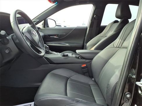 Used 2024 Toyota Venza Limited image 13