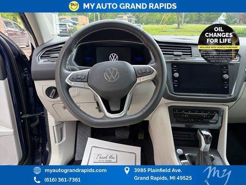 Used 2022 Volkswagen Tiguan SE AWD/4WD image 13