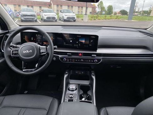 New 2025 Kia Sorento EX image 5