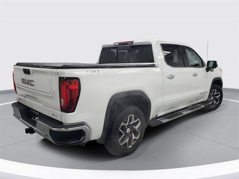 Used 2023 GMC Sierra 1500 SLT w/ SLT Convenience Package image 3