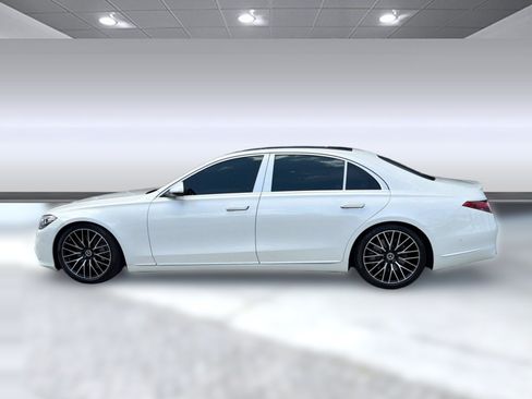 Used 2021 Mercedes-Benz S 580 4MATIC Sedan image 2