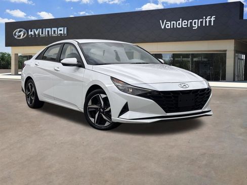 Used 2023 Hyundai Elantra SEL w/ Convenience Package image 1