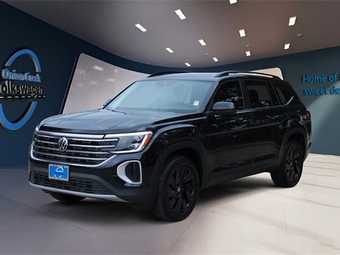 Certified 2025 Volkswagen Atlas SE image 9