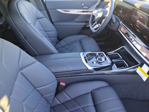 Used 2026 BMW i7 xDrive60 w/ Premium Package AWD/4WD image 25