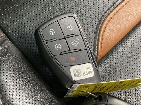 Used 2022 GMC Sierra 1500 AT4 w/ AT4 Preferred Package image 27