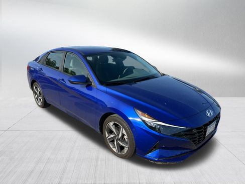 Certified 2023 Hyundai Elantra SEL w/ Convenience Package FWD image 3