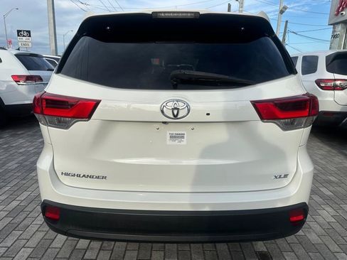 Used 2017 Toyota Highlander XLE FWD image 6