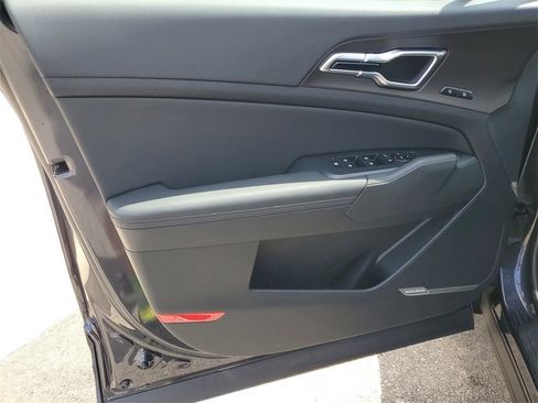 New 2026 Kia Sportage SX image 8