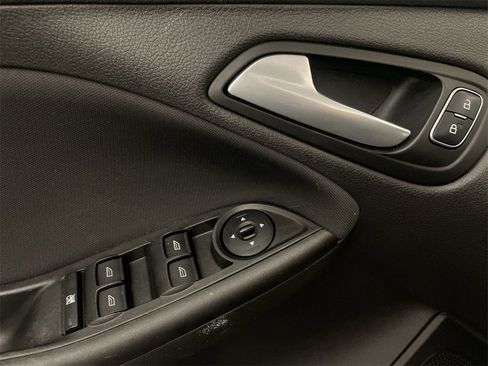 Used 2018 Ford Focus SE image 15
