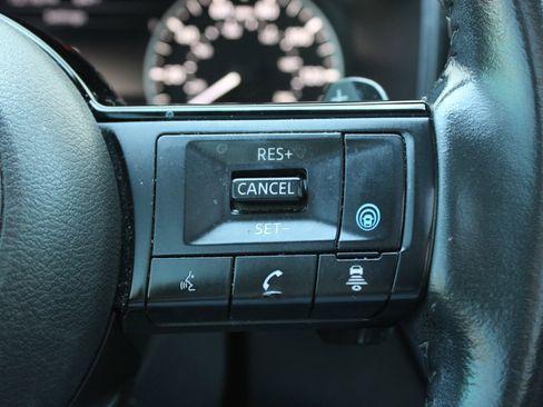 Used 2023 Nissan Rogue SL image 30