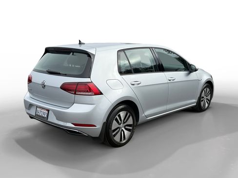 Used 2019 Volkswagen e-Golf SE w/ Driver Assistance Package image 5