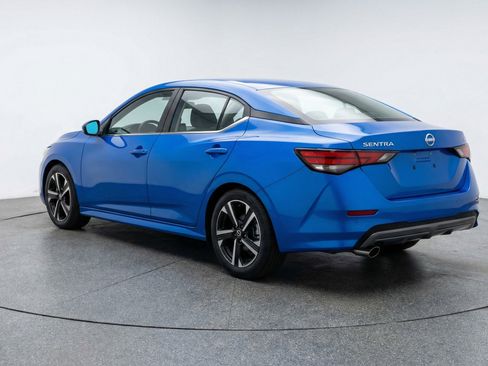 Used 2025 Nissan Sentra SV image 6