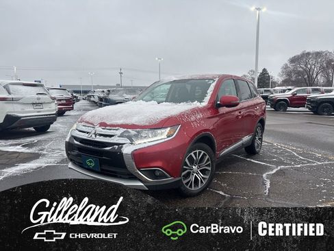 Used 2017 Mitsubishi Outlander SE image 1