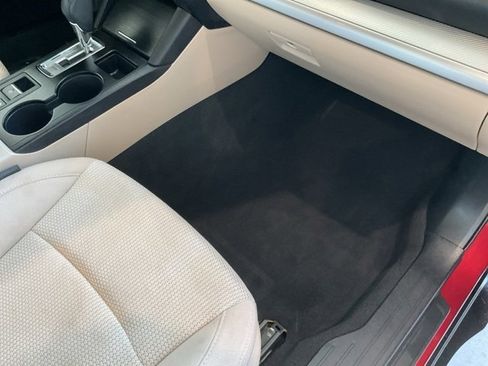 Used 2017 Subaru Outback 2.5i Premium image 23