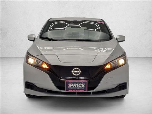 Used 2025 Nissan Leaf S image 2