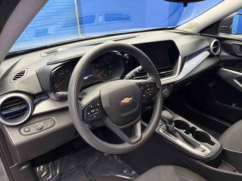 Used 2024 Chevrolet Trax LS image 11