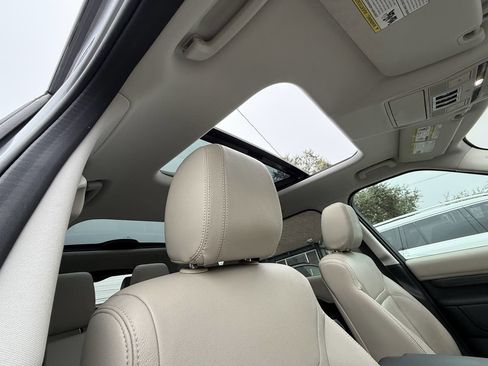 Used 2020 Land Rover Discovery HSE image 18