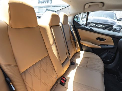 Used 2025 Nissan Sentra SV w/ SV Premium Package FWD image 30