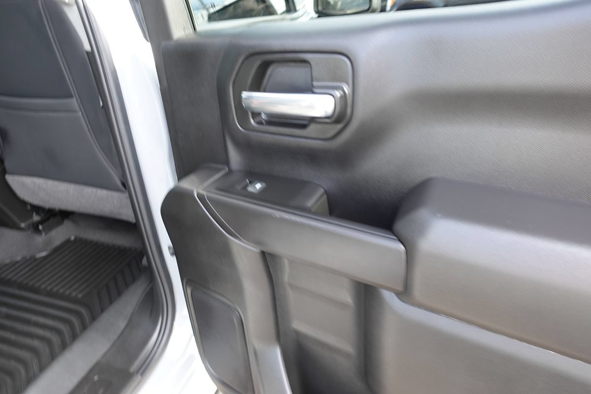Used 2024 Chevrolet Silverado 1500 Custom w/ LPO, Dark Essentials Package AWD/4WD image 29