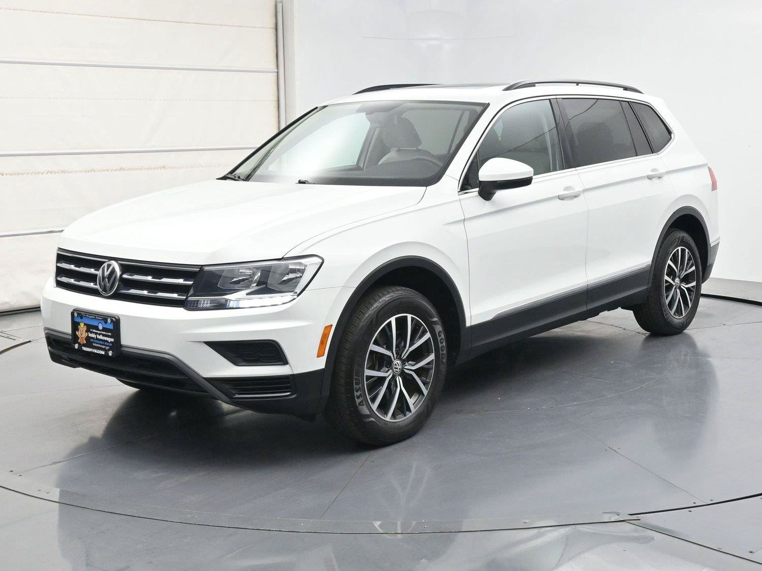 Used 2020 Volkswagen Tiguan SE w/ Panoramic Sunroof Package AWD/4WD image 18