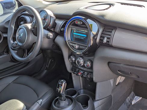 Used 2021 MINI Cooper 2-Door Hardtop FWD image 16