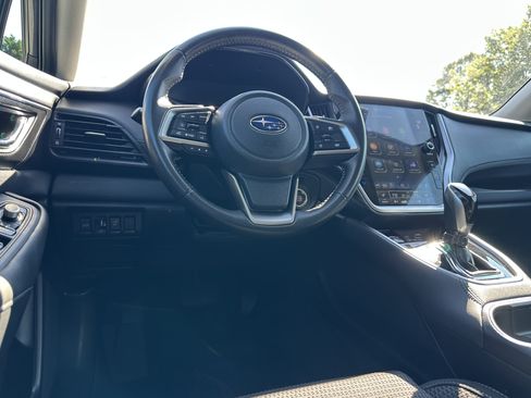 Used 2024 Subaru Outback Premium AWD/4WD image 17