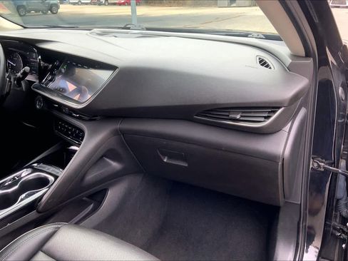 Used 2023 Buick Envision Essence image 19