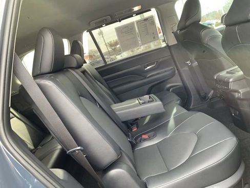 Used 2026 Toyota Grand Highlander XLE image 12