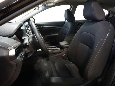 Used 2023 Nissan Altima 2.5 SV image 14