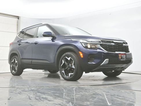 Used 2024 Kia Seltos EX AWD/4WD image 28