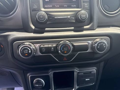 Used 2021 Jeep Gladiator Sport AWD/4WD image 16