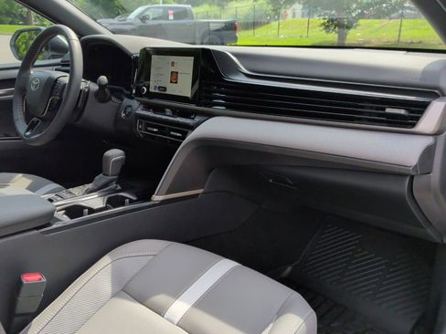 Used 2026 Toyota Camry SE FWD image 28