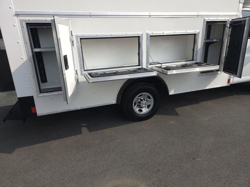 Used 2022 Chevrolet Express 3500 w/ Power Convenience Package image 8