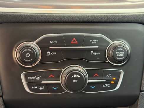 Used 2022 Dodge Charger SXT w/ Blacktop Package image 18