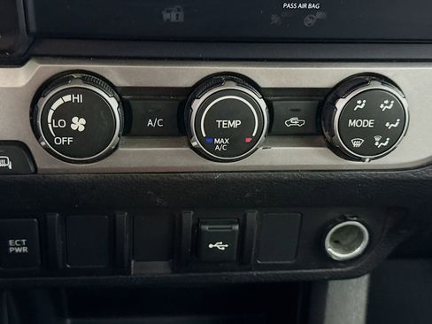 Used 2023 Toyota Tacoma SR w/ SR Convenience Package RWD image 16