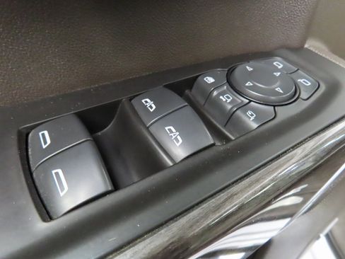 Used 2020 Chevrolet Silverado 2500 LTZ w/ LTZ Premium Package image 73